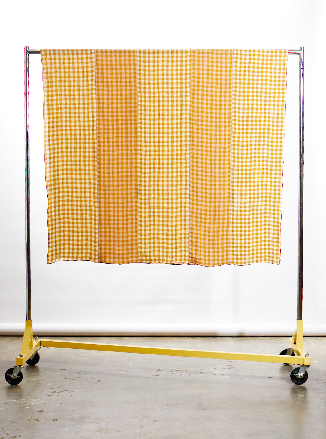 Cirque Tablecloth | Mango con Maracuyá